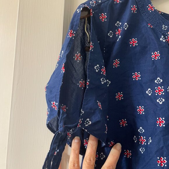 Talbots Shirt Women's Blue Red Med Short Sleeve Cold Shoulder Floral Lightweight - Picture 2 of 6